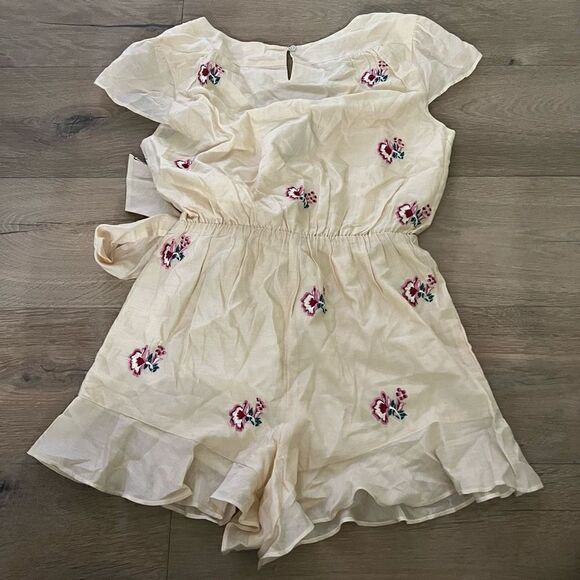 NWOT Tularose Ashby Romper Size S - Picture 5 of 5